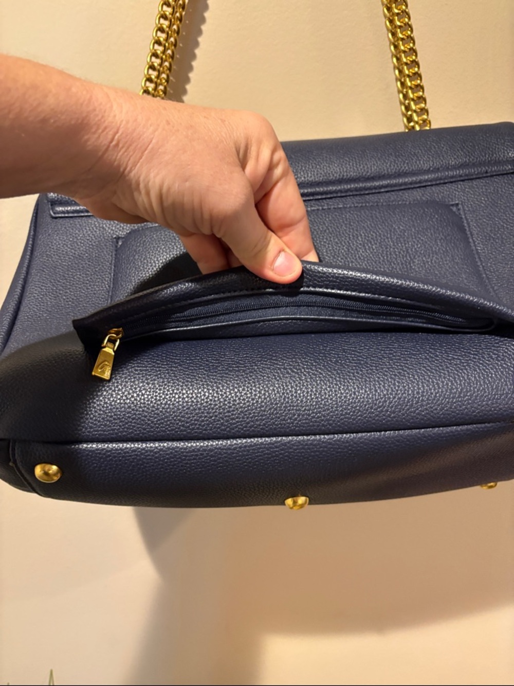 NTW  Navy Pebbled Shoulder Bag with Gold Chain Strap - Picture 7 of 11